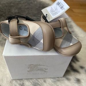 Burberry Authentic Baby Mary Janes